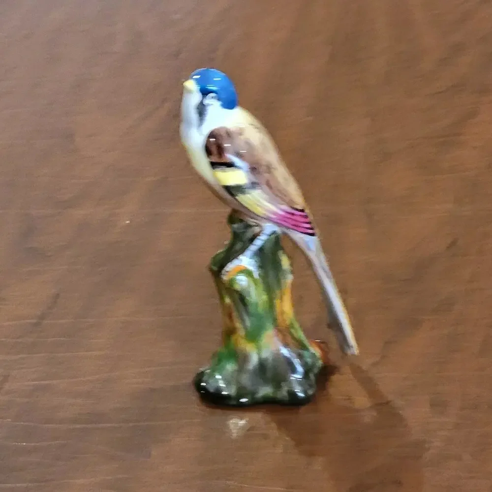 Vintage Tuscan Bearded Titmouse Bird Figurine England 5.25